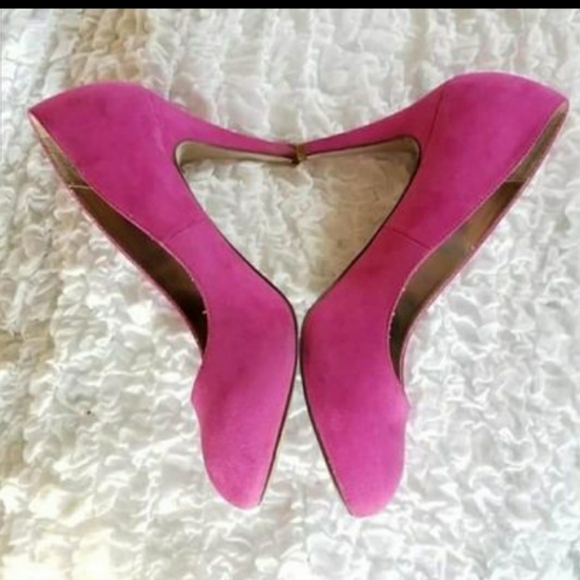 NEW Pink Suede Pumps - Picture 5 of 6